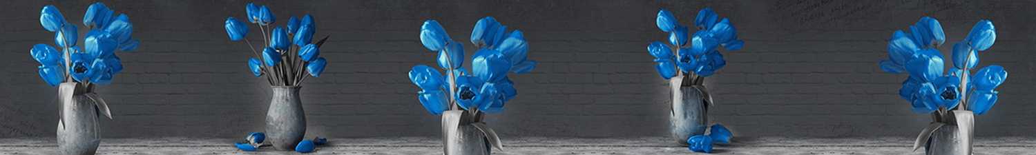 F-1683 Скинали коллаж букеты синих тюльпанов в вазах