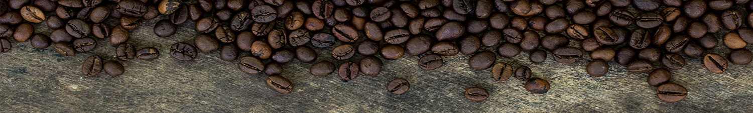 AN-1984 Скинали зерна кофе на деревянном фоне