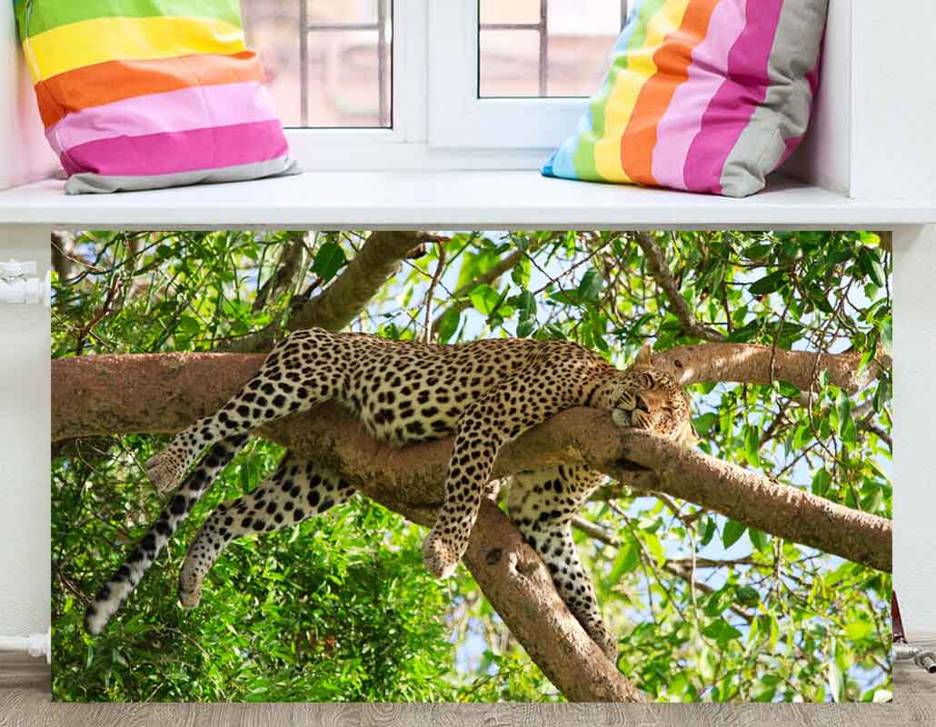 EN-018 Экран леопард на дереве